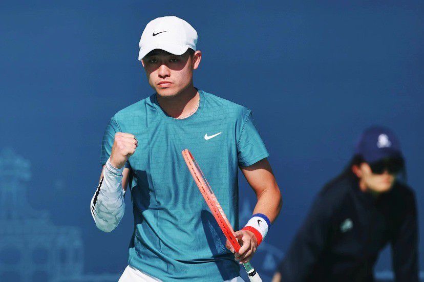 阿盖夏裸体演出