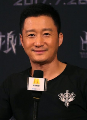 把奶罩脱了屁股撅到天上去打作文